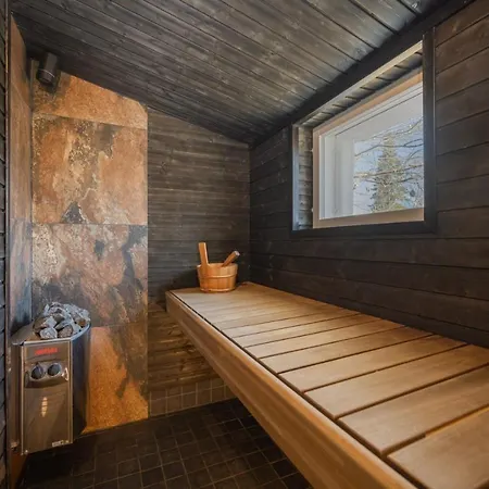 3 Bedrooms House With Big Hot Tube. * Турку